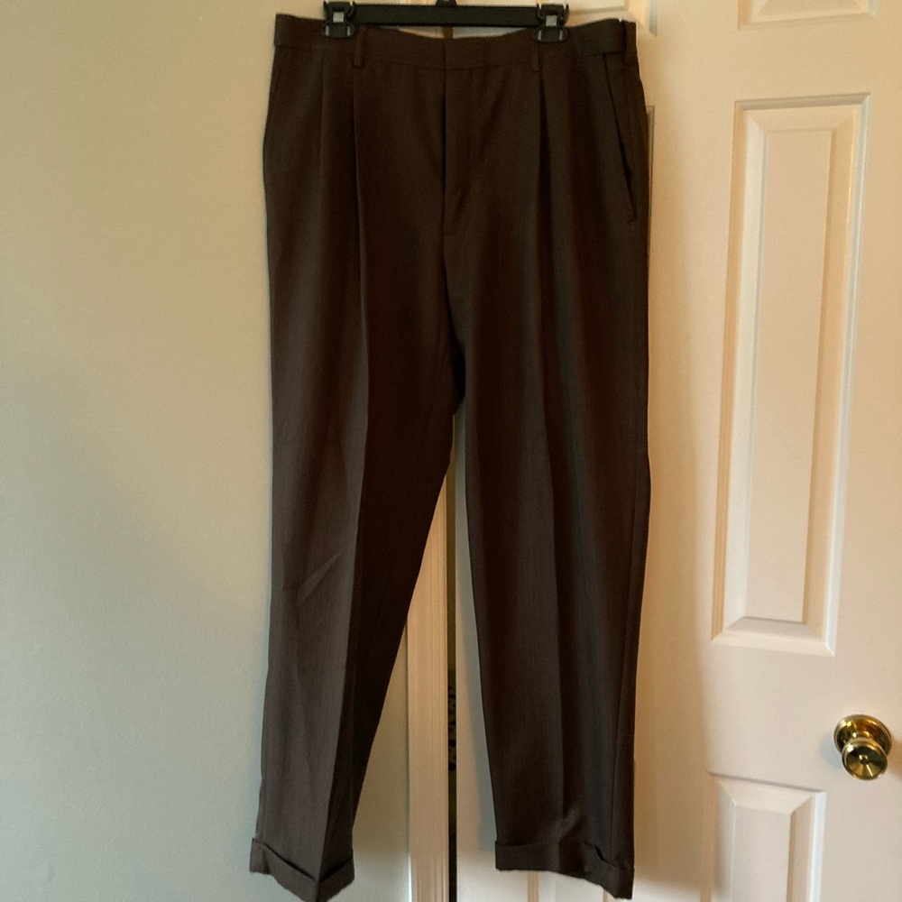 Haggar Men's Dark Brown Pleated Dress Pants